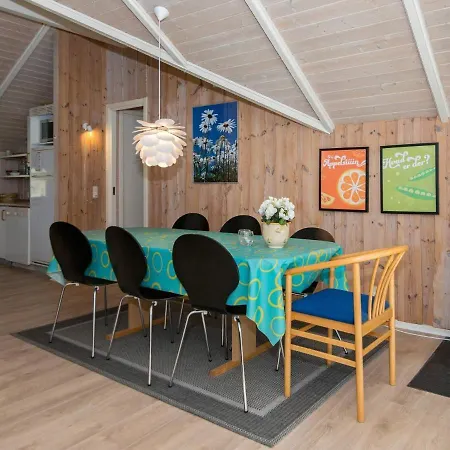 Holiday Blomstervangen Vii Holiday home Oster Vrogum